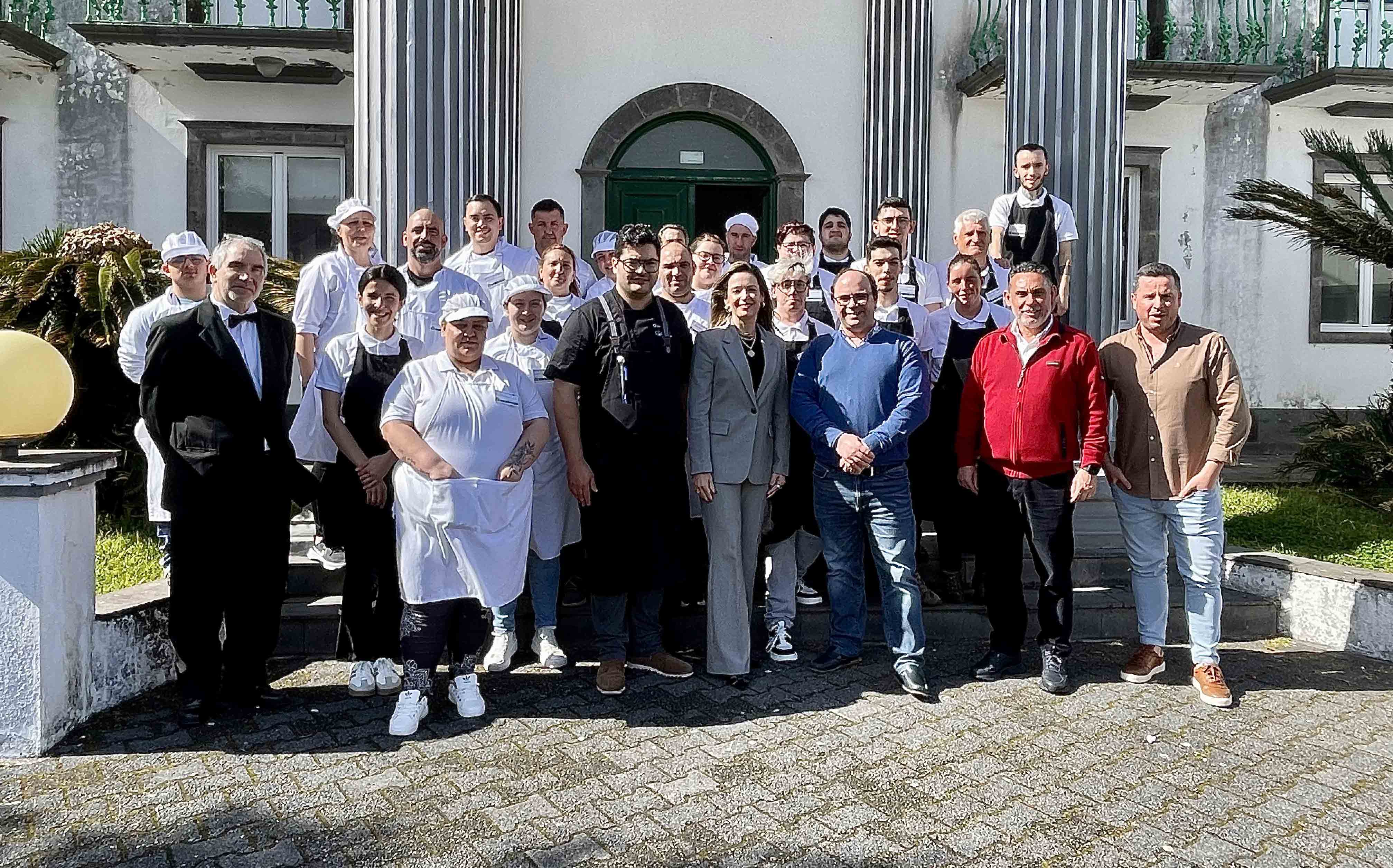 Almoço-pedagógico confecionado e servido pelos mais de 25 formandos de “Cozinha” e “Serviço de Restaurante/Bar