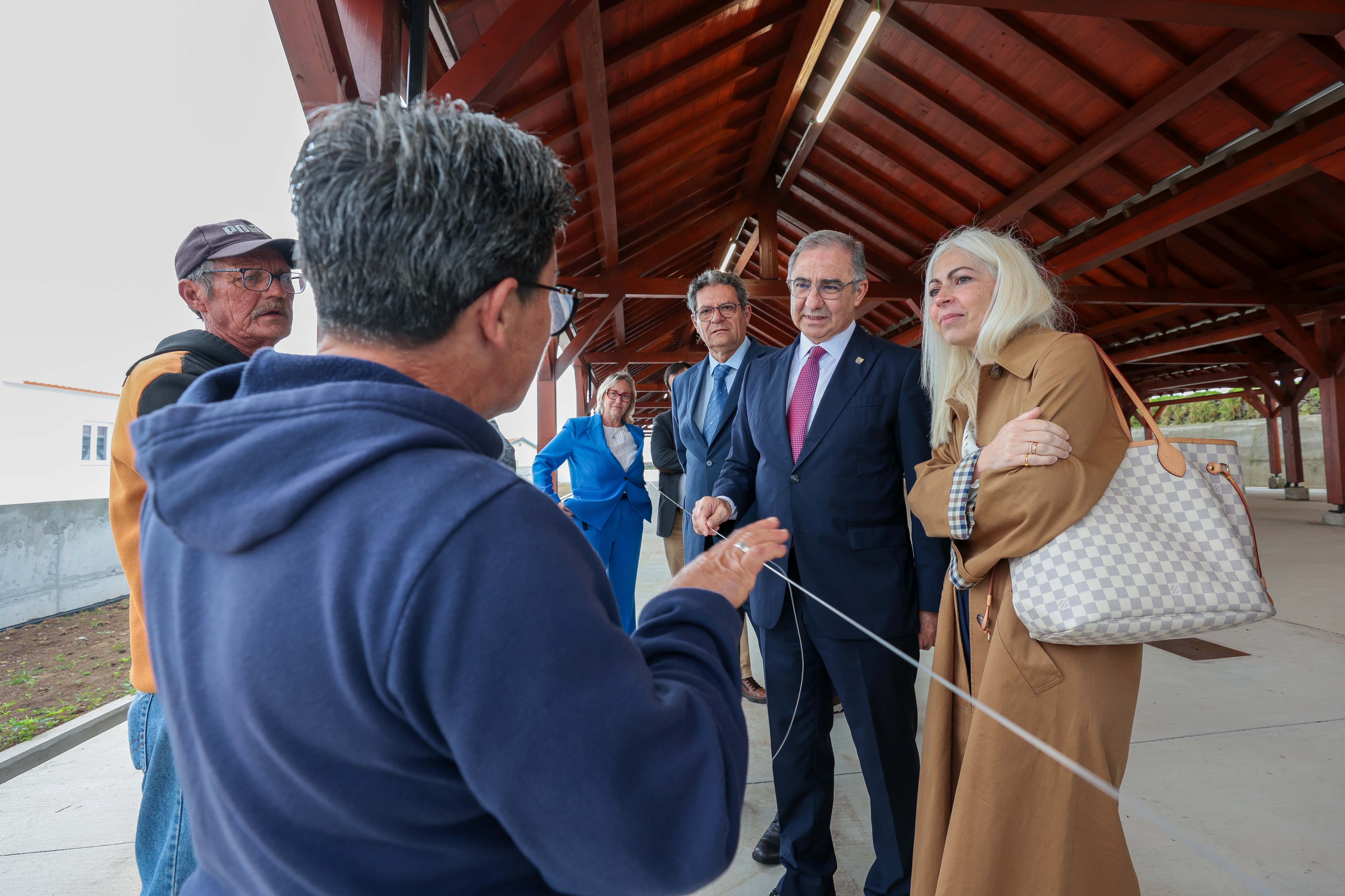 Inaugurou das novas infraestruturas de apoio no porto de pescas de São Mateus da Calheta