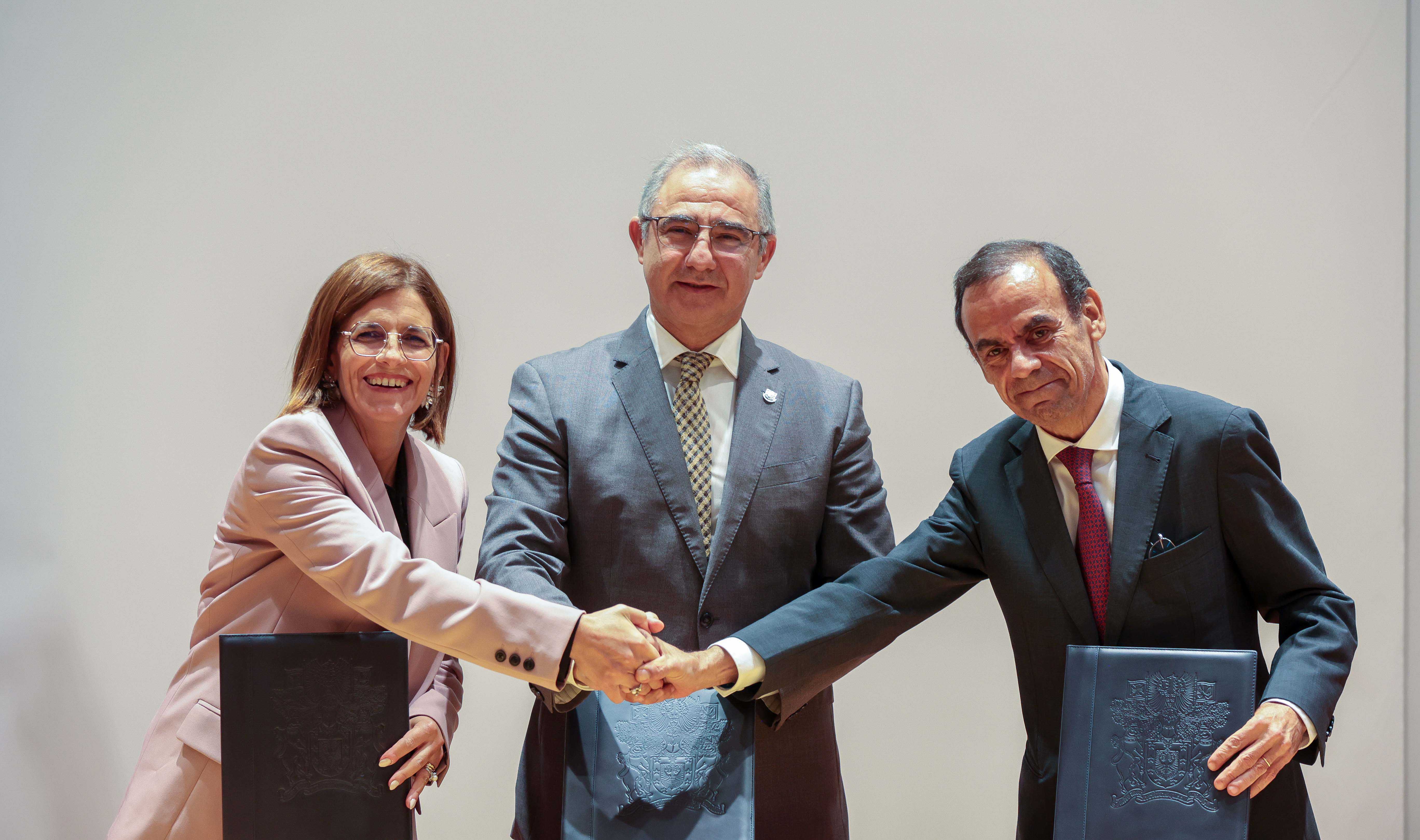 Assinatura de um protocolo de cooperação entre o Governo dos Açores, a Universidade dos Açores e a FLAD – Fundação Luso-Americana Para o Desenvolvimento