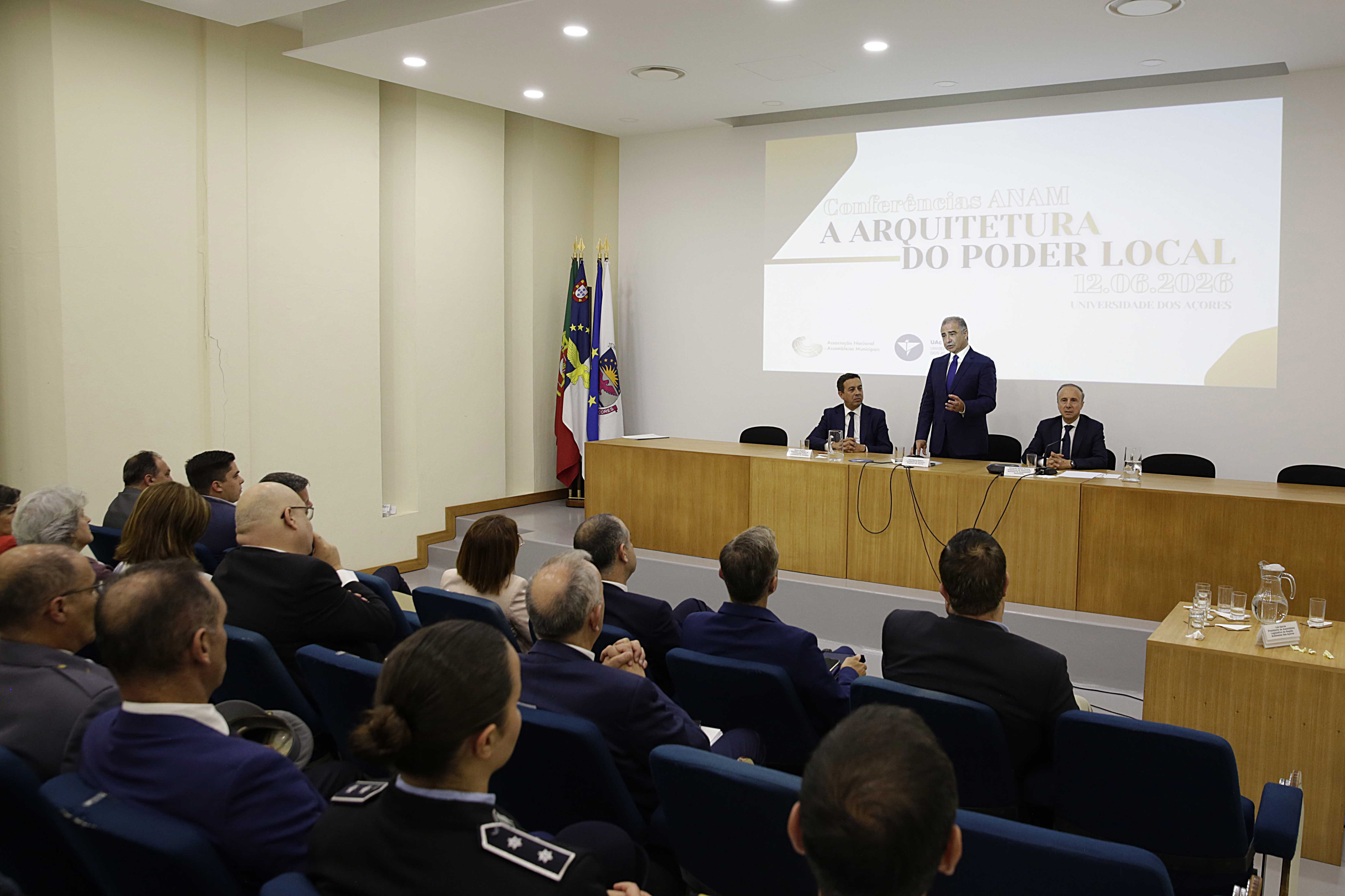 sessão de encerramento da Conferência “Arquitetura do Poder Local”