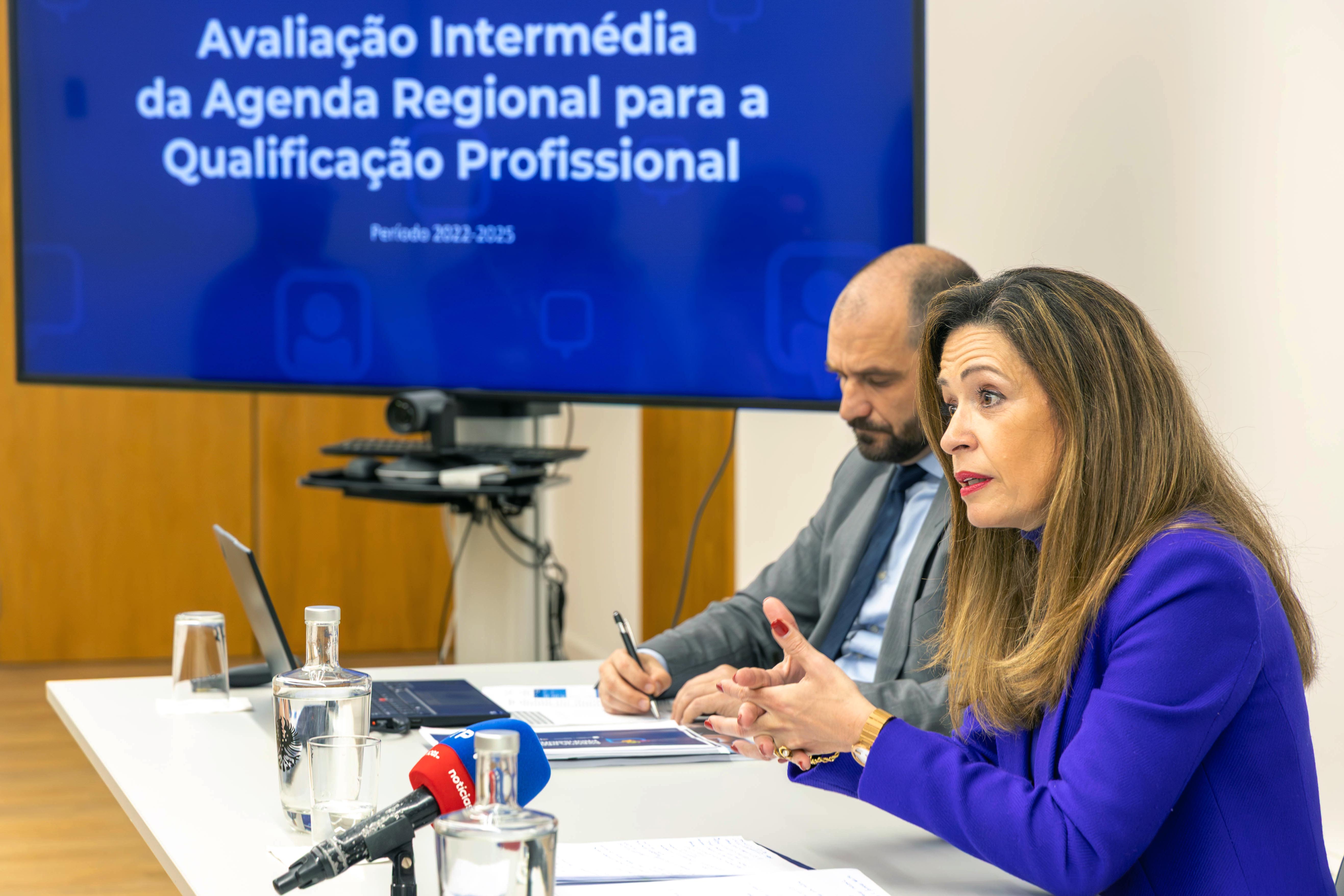 Conferência de imprensa sobre qualificação profissional