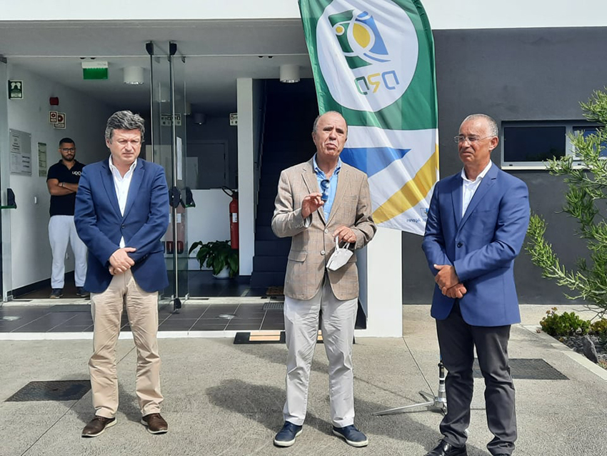 Secretário Regional da Saúde e Desporto entregou galardão de Prestígio Anual ao treinador de judo Vítor Soares 