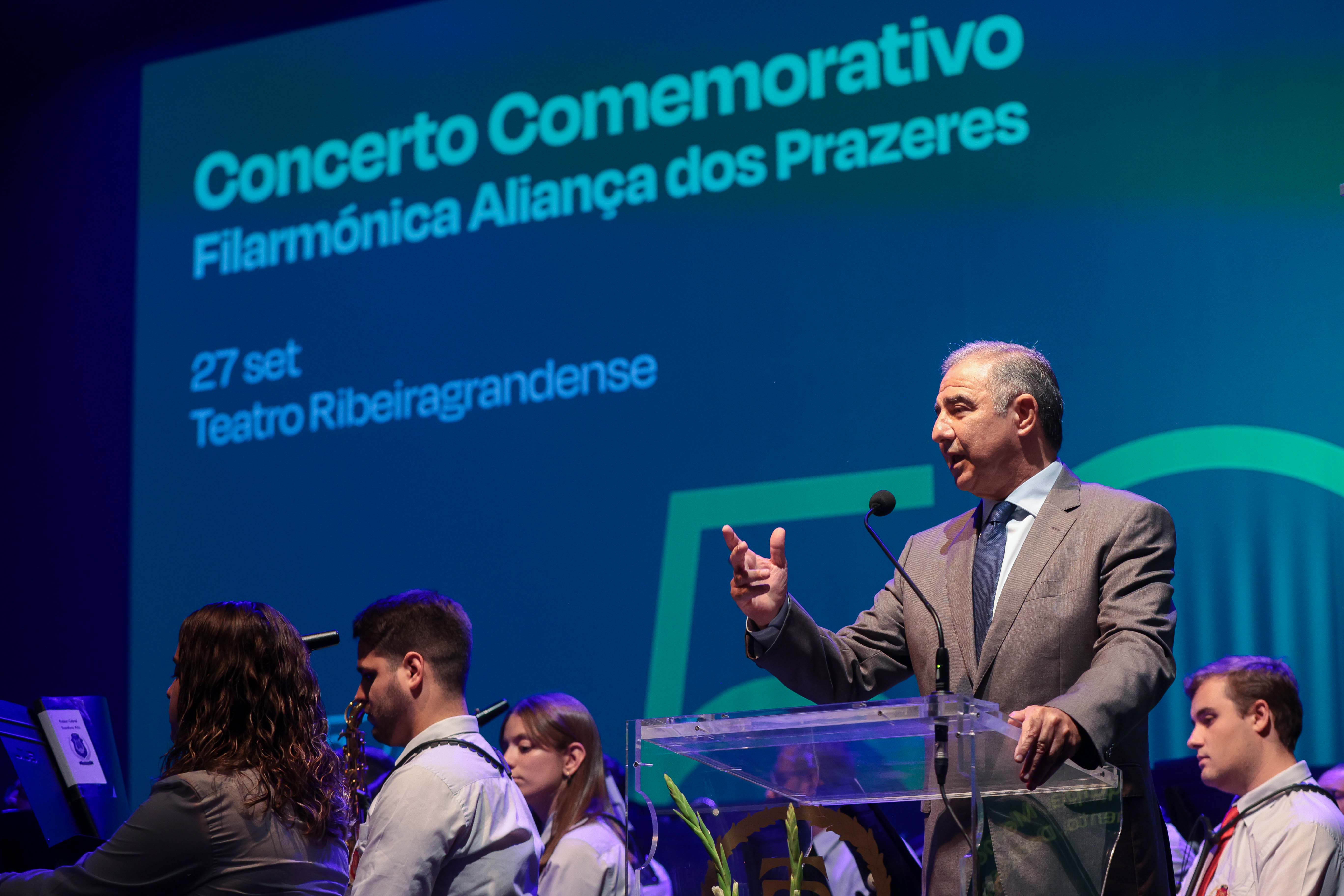 José Manuel Bolieiro enaltece papel das farmácias no concerto dos 50 anos da ANF em São Miguel