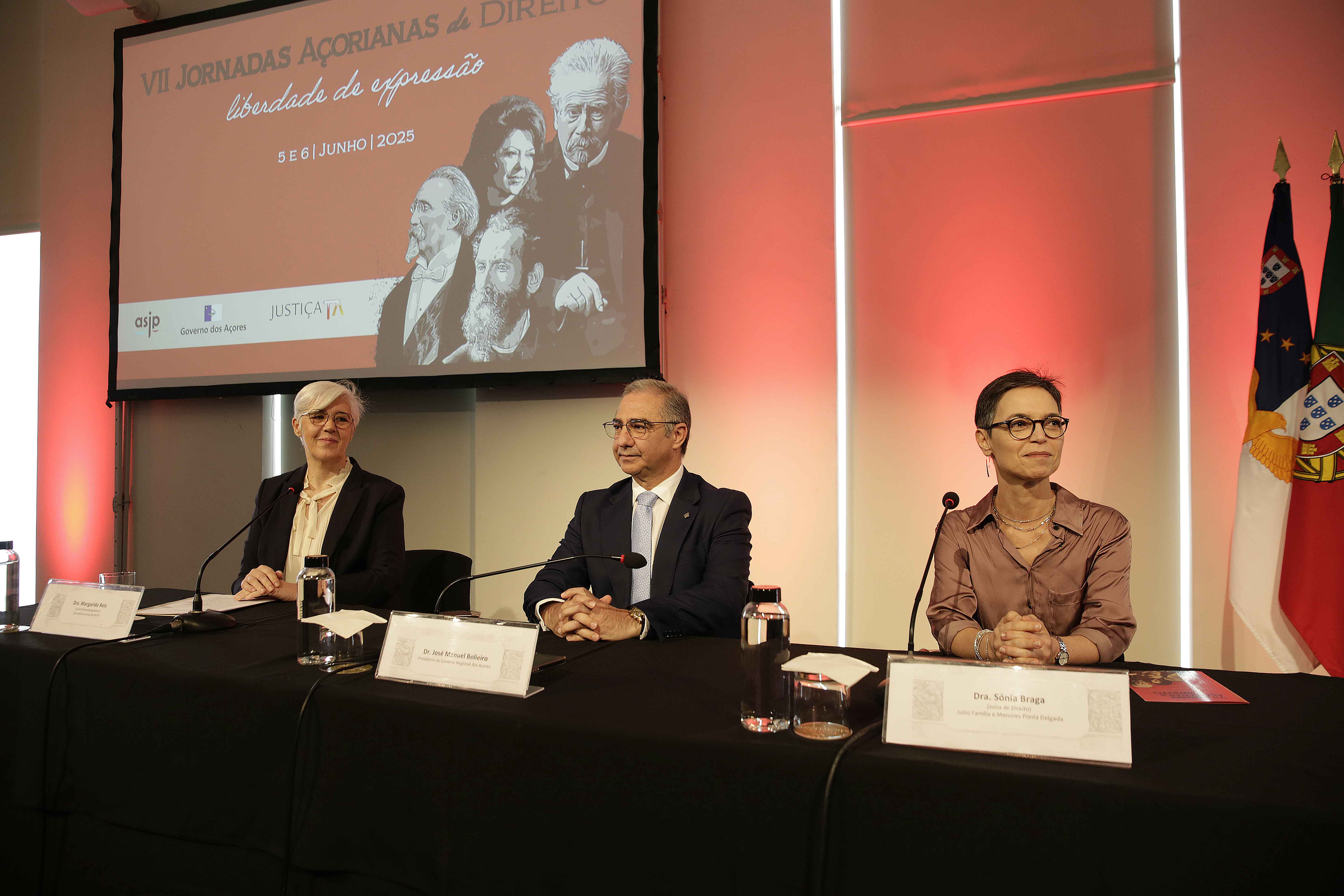 José Manuel Bolieiro warns of disinformation 