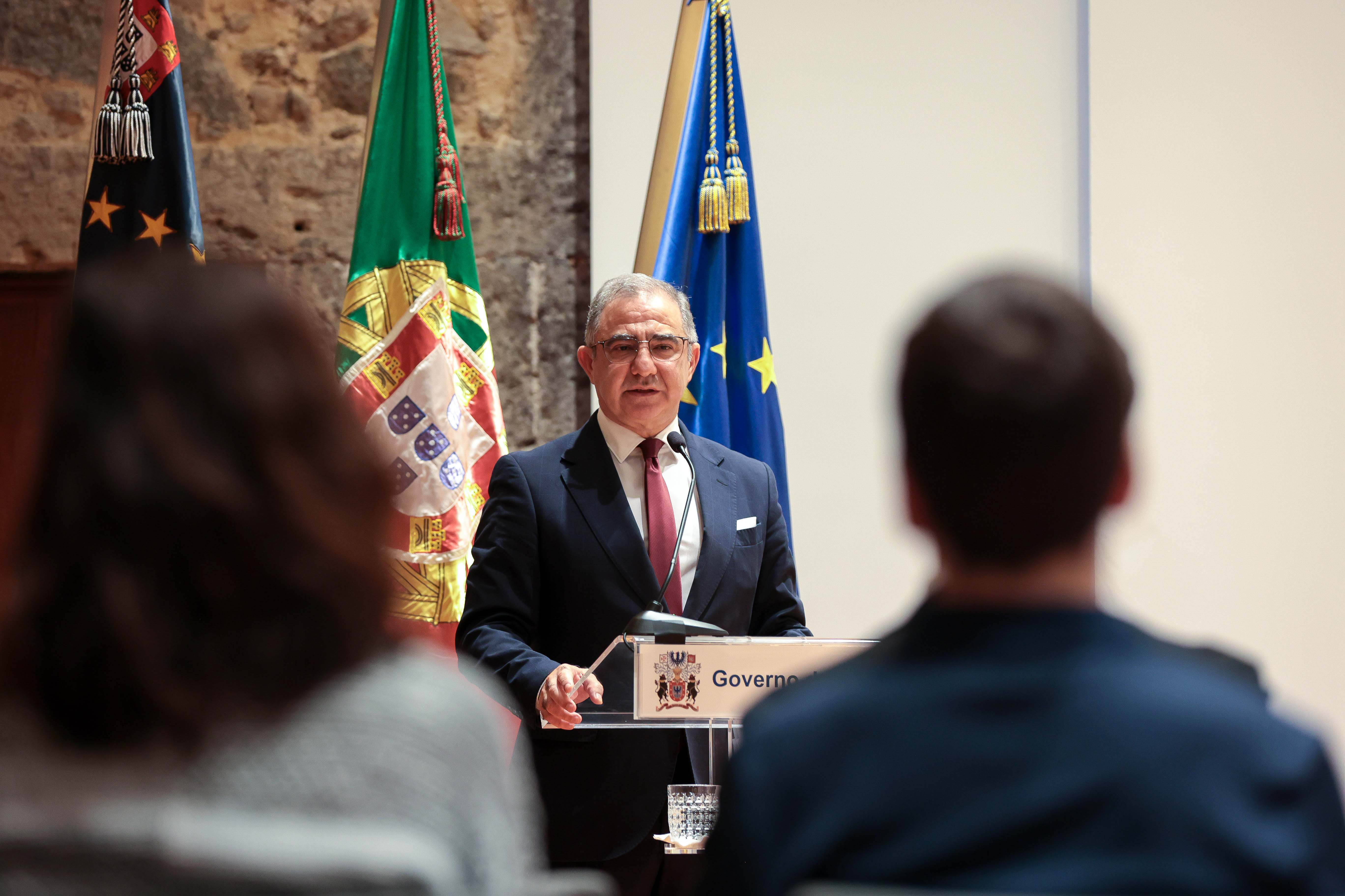 “Plano de Ação para os Media Açorianos” representa passo firme de reforço da qualidade do setor, salienta José Manuel Bolieiro