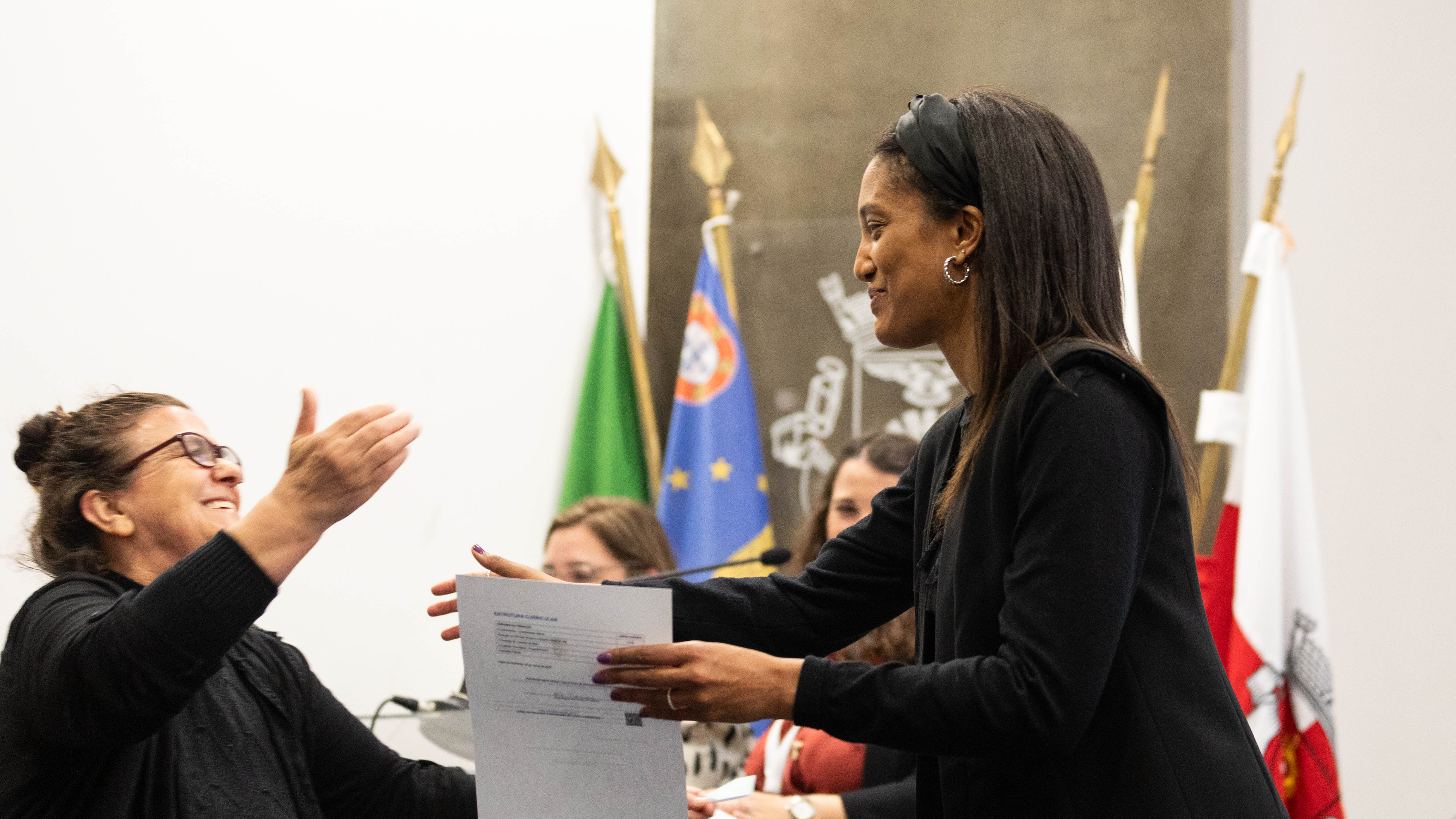 Entrega de diplomas de formação aos novos cuidadores domiciliários no âmbito do programa “Novos Idosos”