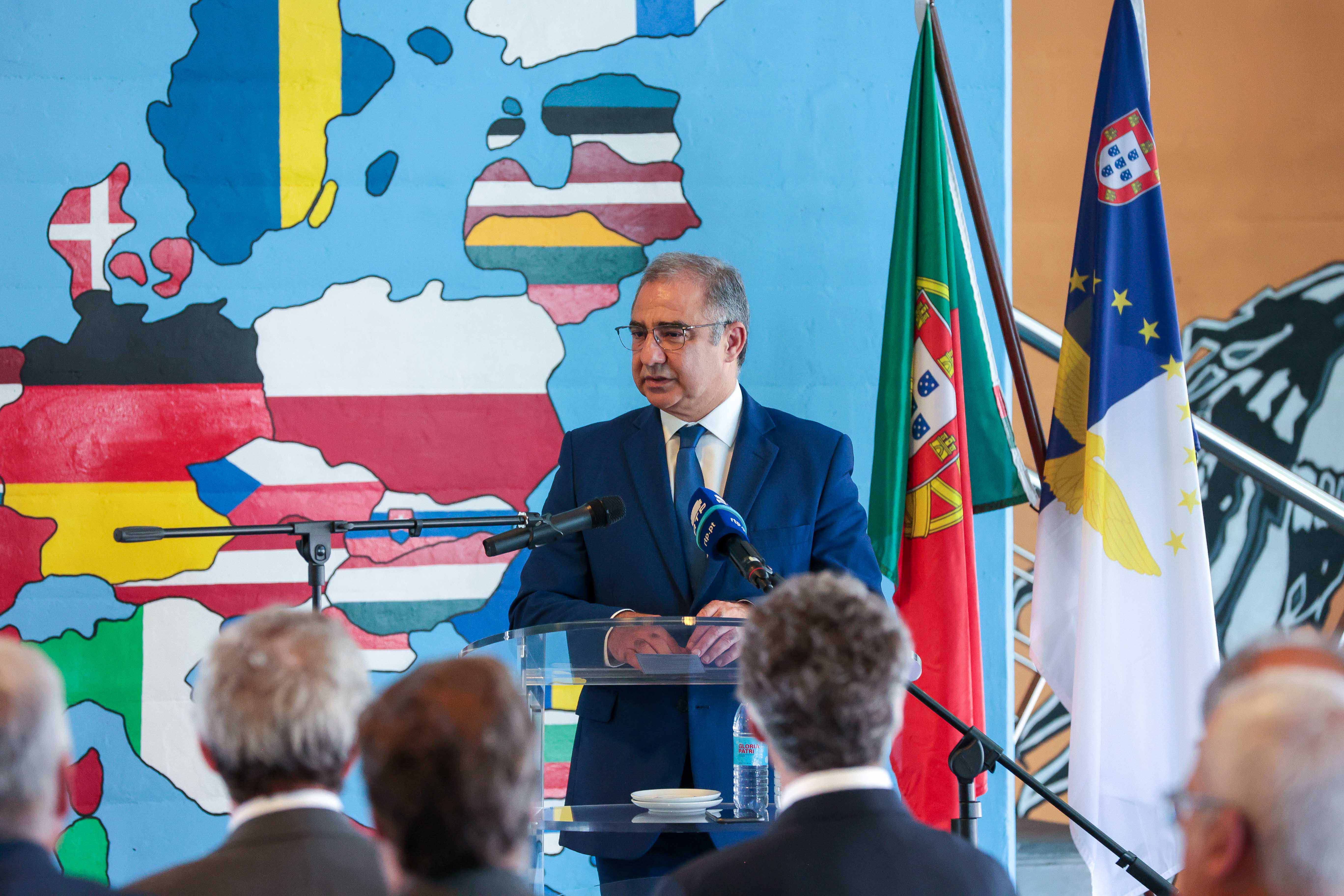 Investimento na educação é razão estratégica do Governo dos Açores, afirma José Manuel Bolieiro