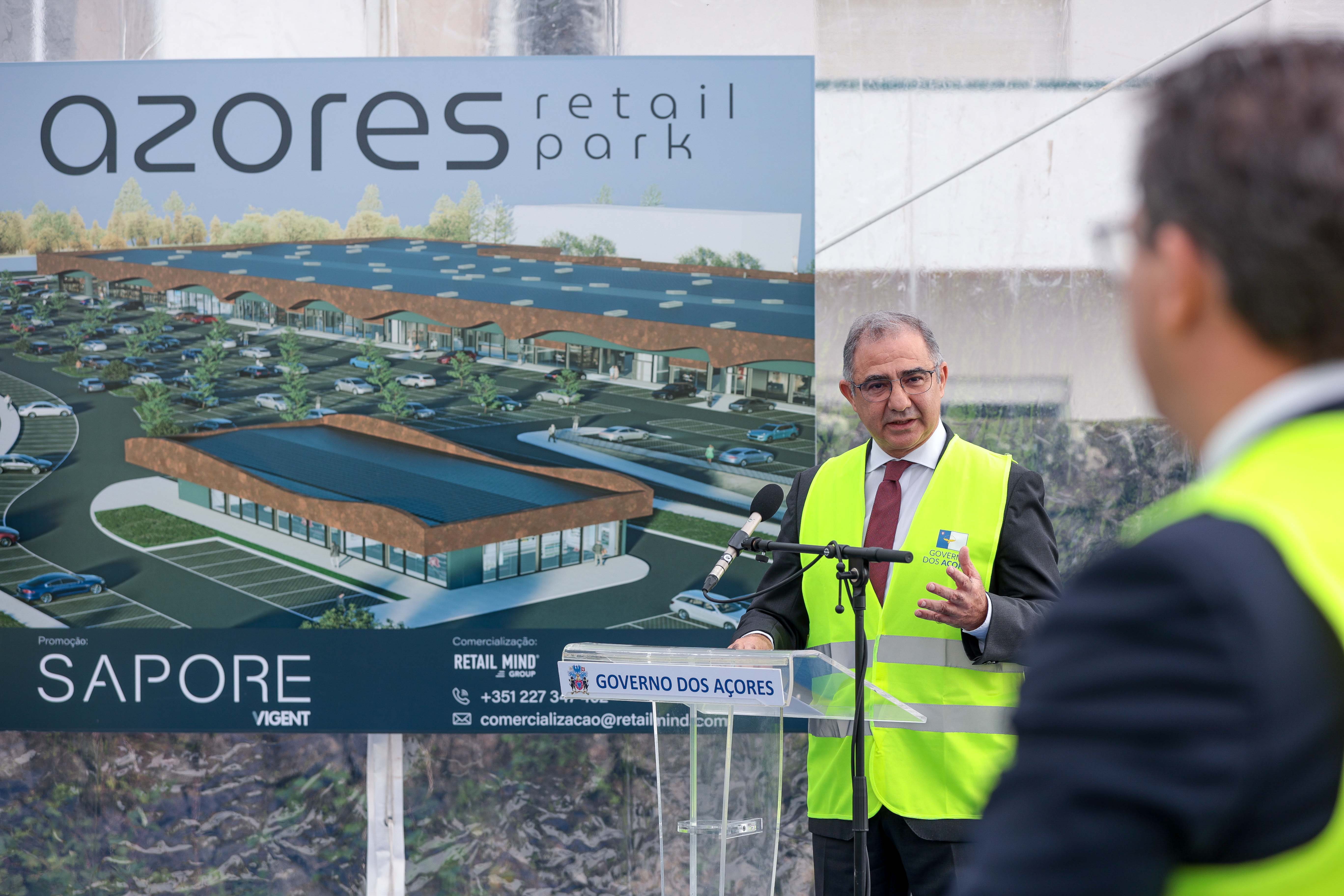 Cerimónia de lançamento da primeira pedra do Azores Retail Park