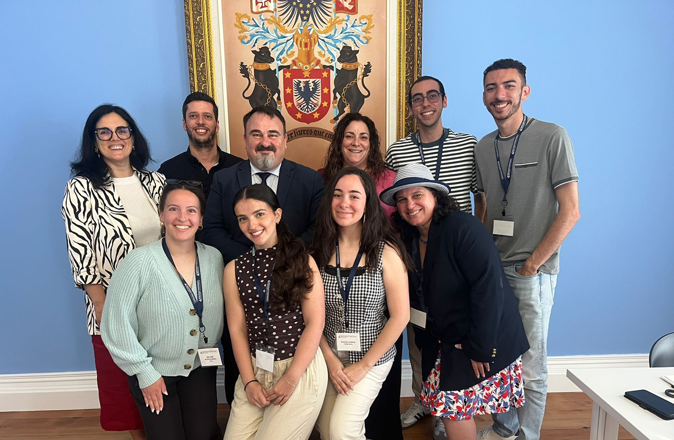 Grupo de jovens lusodescendentes que se encontra a visitar os Açores ao abrigo do programa “Heritage Portugal