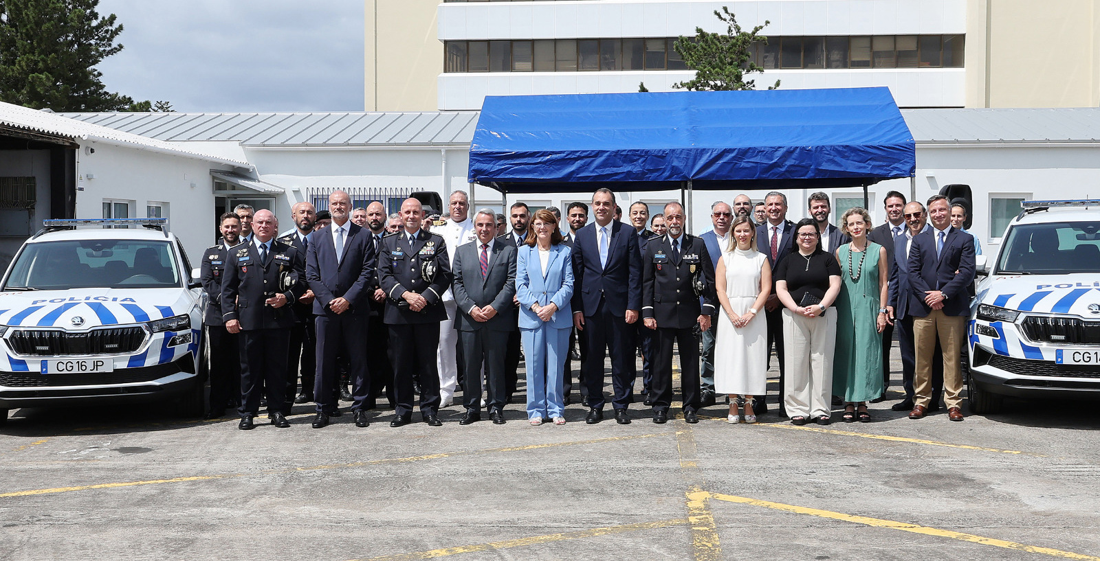 Entrega de novas viaturas à Polícia de Segurança Pública (PSP) e formalizou a entrega  da empreitada de remodelação e adaptação do edifício que acolherá a Secção de Polícia Técnica Forense e a futura Sala de Provas