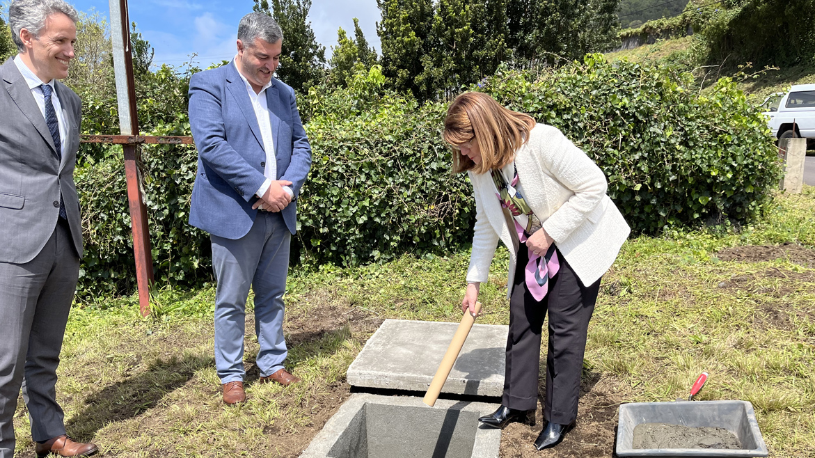 Auto de Consignação da empreitada à Tecnovia Açores, S.A.