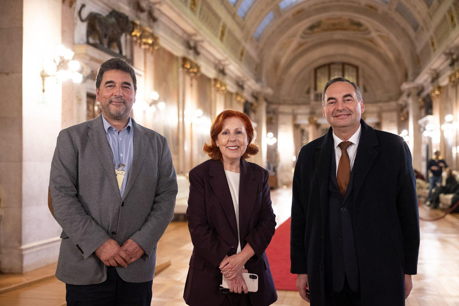 Ministra do Ambiente e Energia, Maria da Graça Carvalho, Secretário Regional da Agricultura e Alimentação, António Ventura, e o Presidente do IROA, S.A., Pedro Hintze Ribeiro