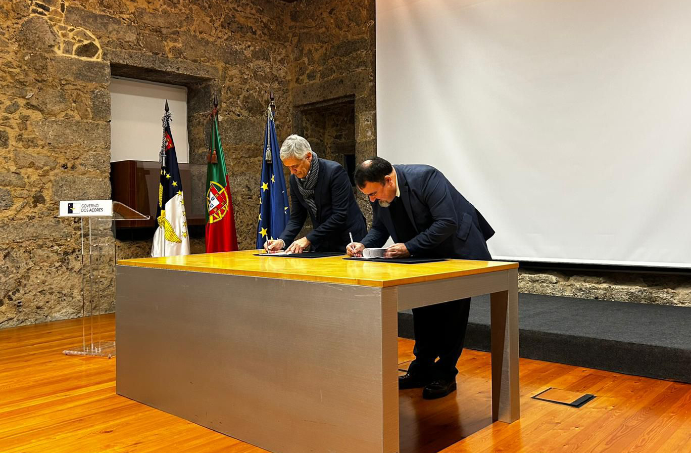 Cerimónia de assinatura de um protocolo de cooperação com a Agência Espacial Portuguesa