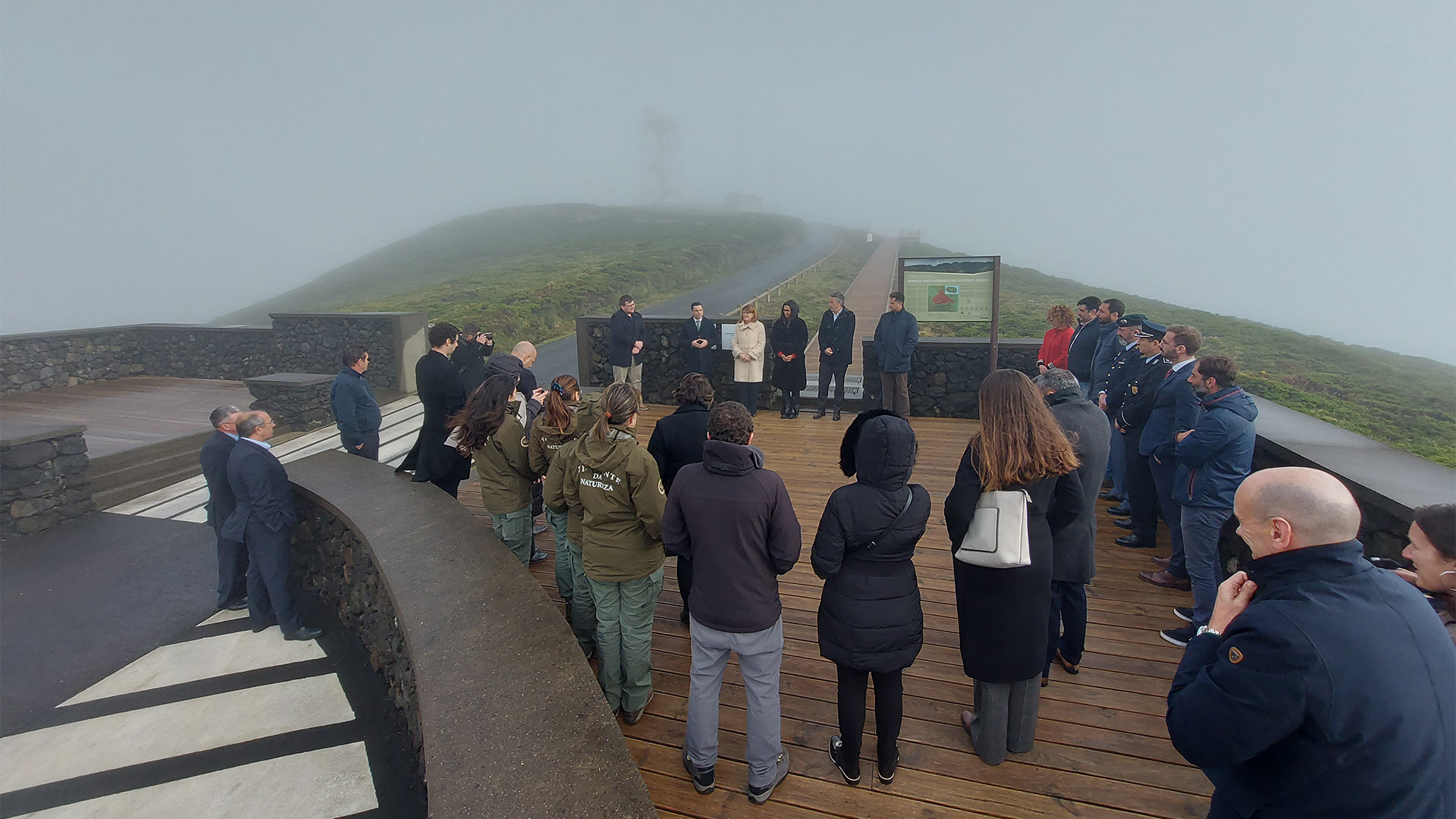Governo dos Açores inaugura obra de requalificação dos percursos pedestres da Serra de Santa Bárbara, na ilha Terceira