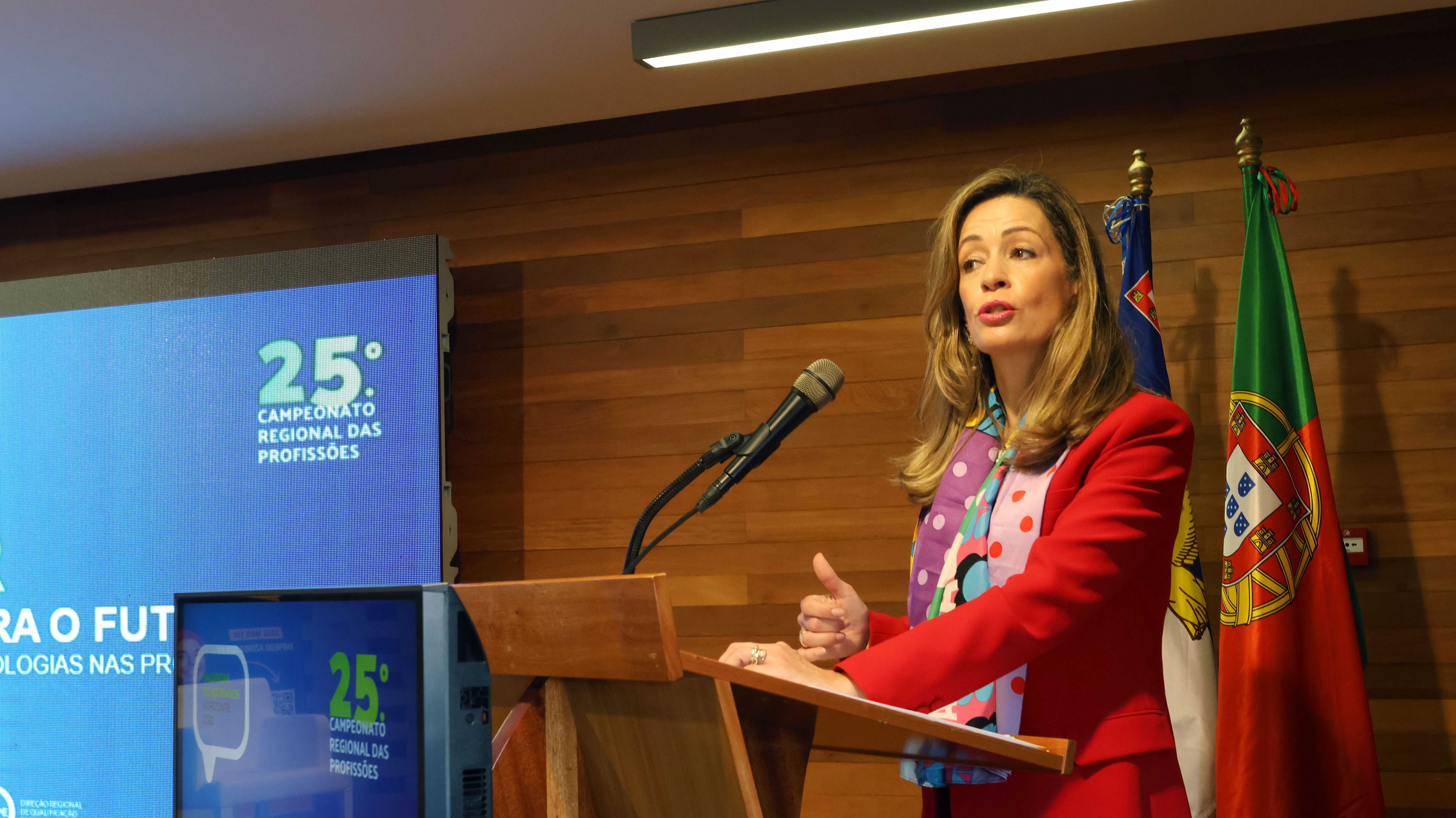 Abertura da conferência “Capacitar os Açores para o Futuro: O Impacto das Novas Tecnologias nas Profissões”
