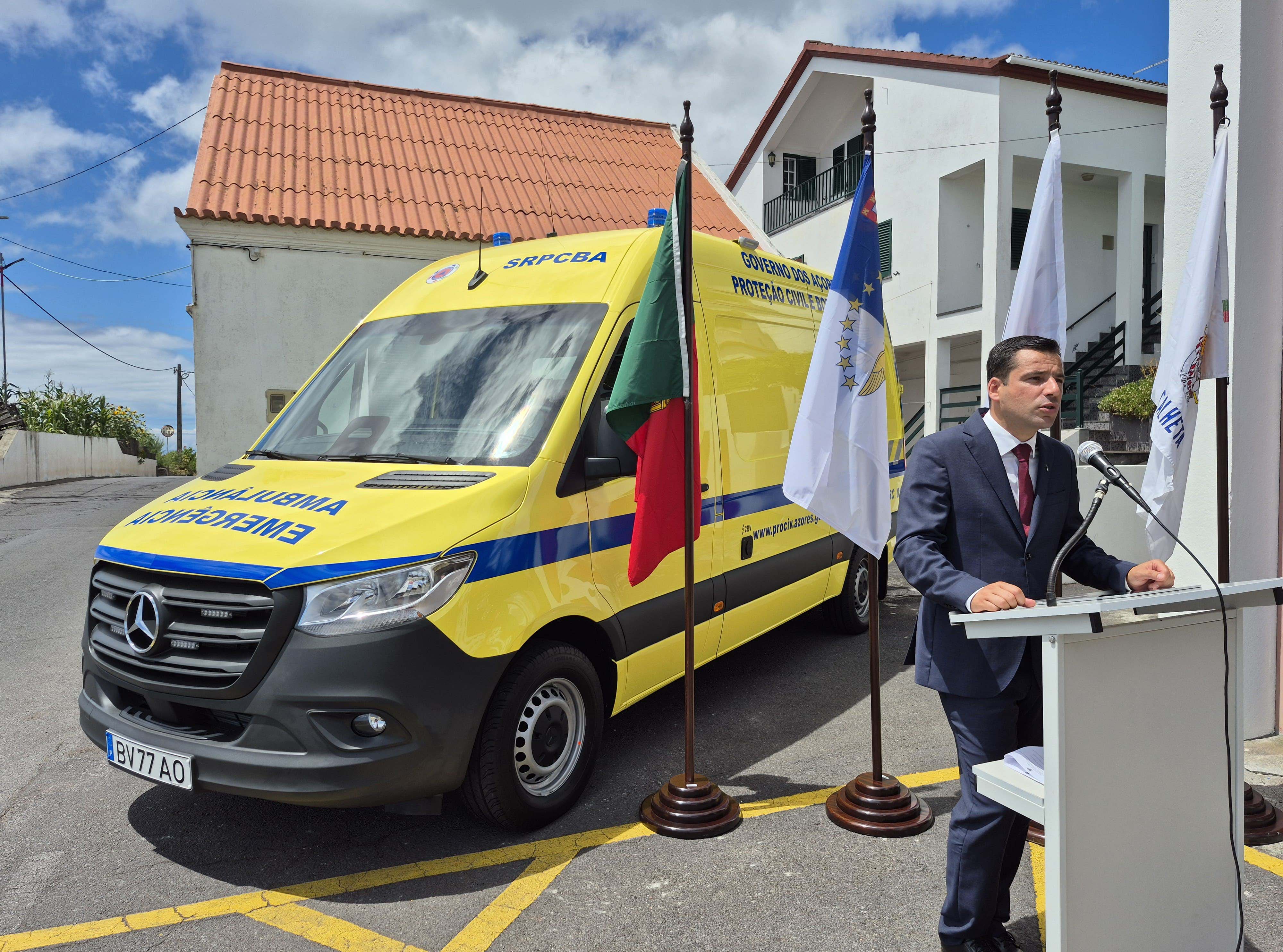 Governo dos Açores reforça resposta de emergência com entrega de novas ambulâncias aos Bombeiros Voluntários de São Roque do Pico e Calheta